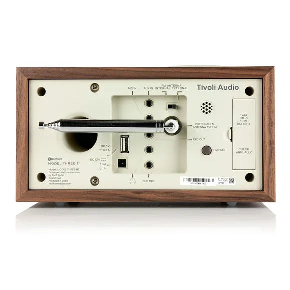 Radio Tivoli Audio Model Three BT