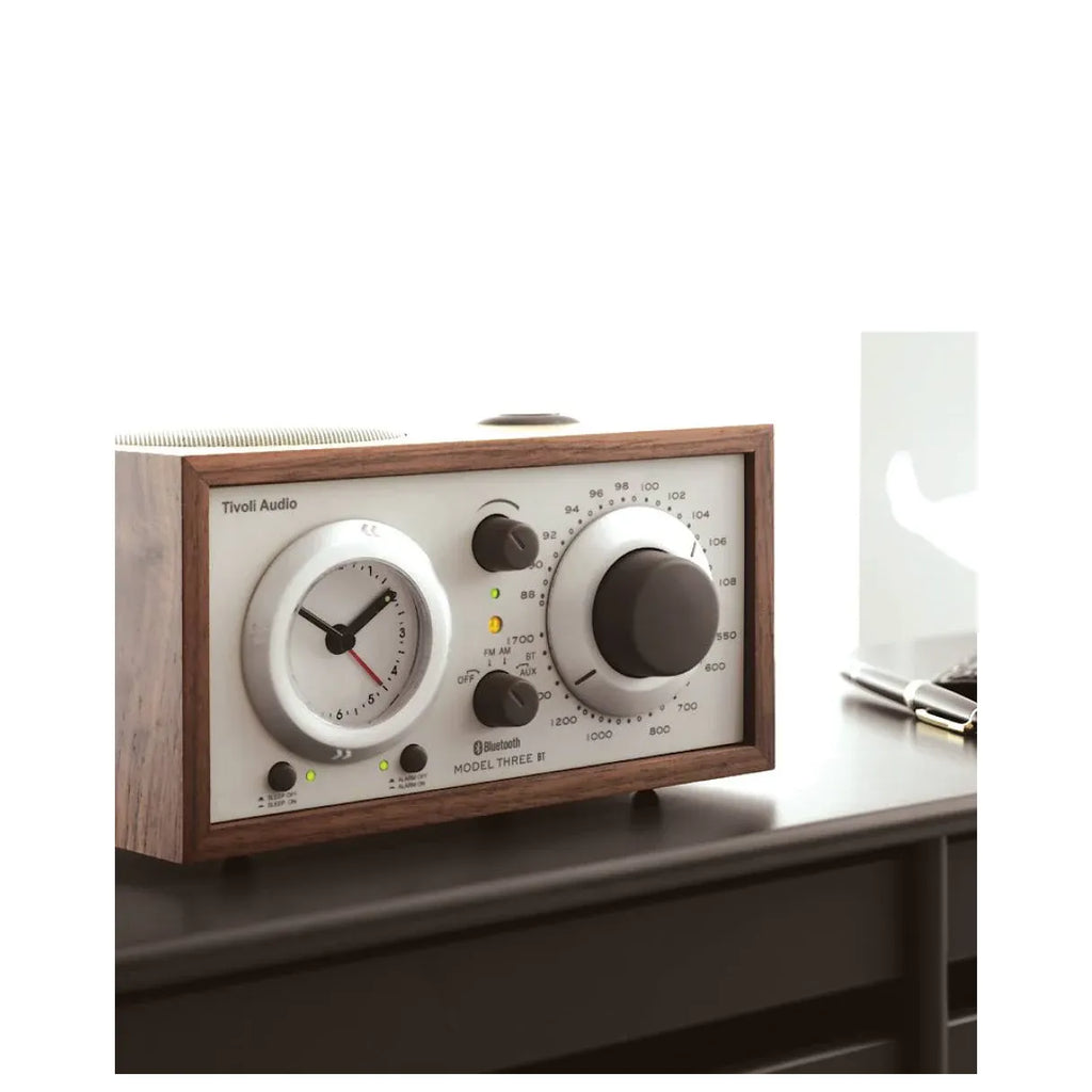 Radio Tivoli Audio Model Three BT