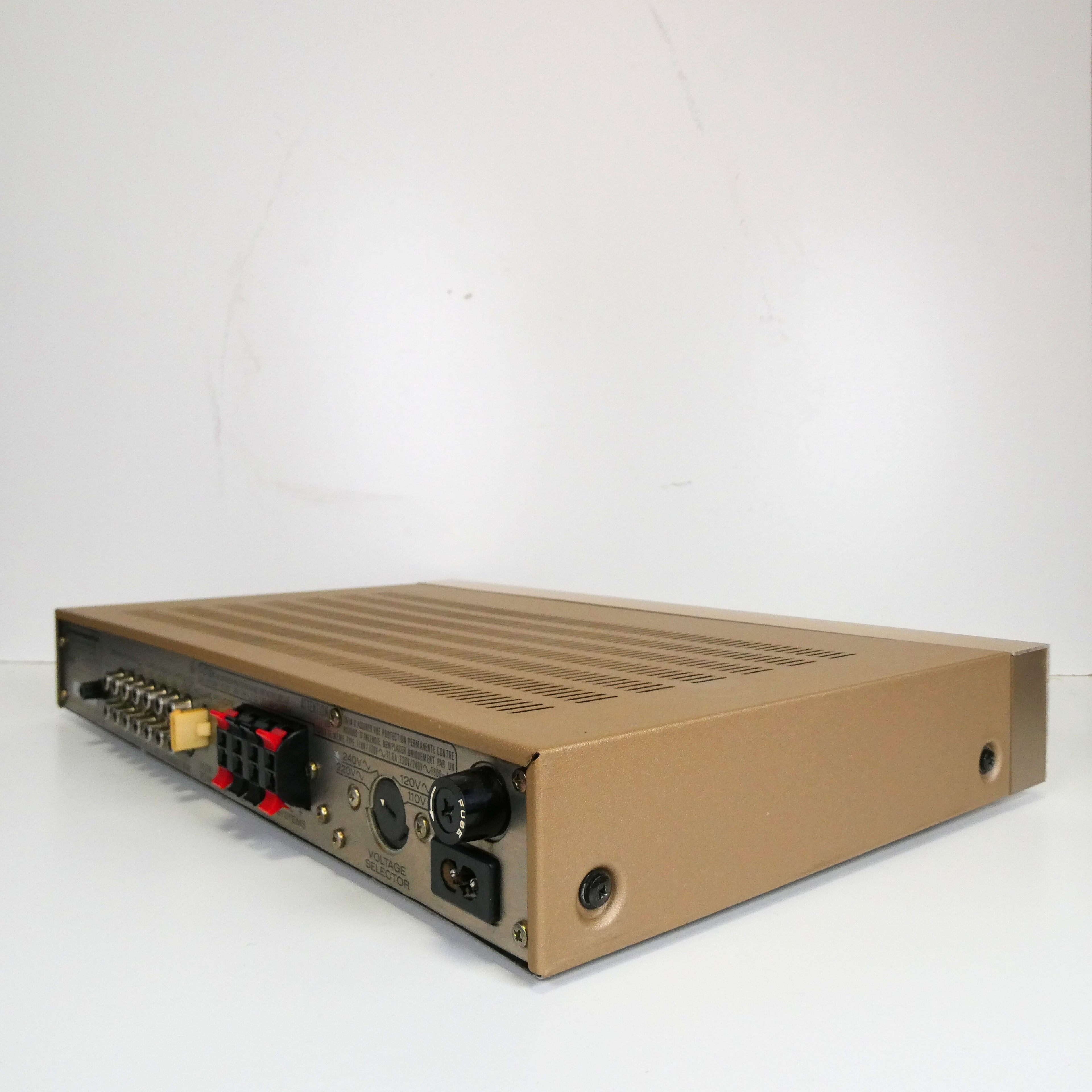 Amplificateur Marantz PM 330