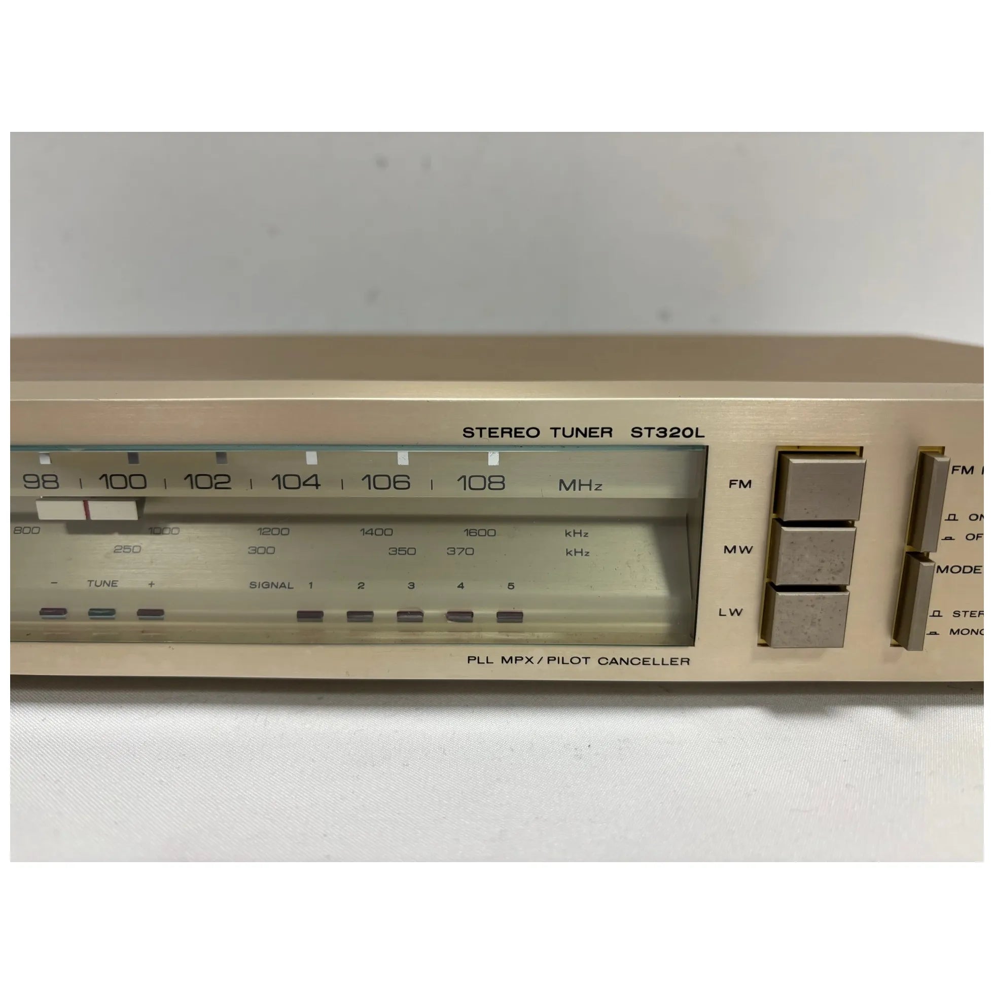 Tuner Marantz ST-320L