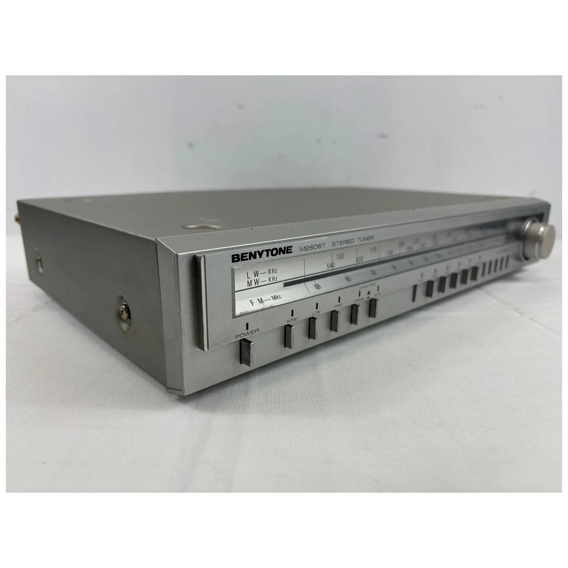 Tuner Benytone M2606T