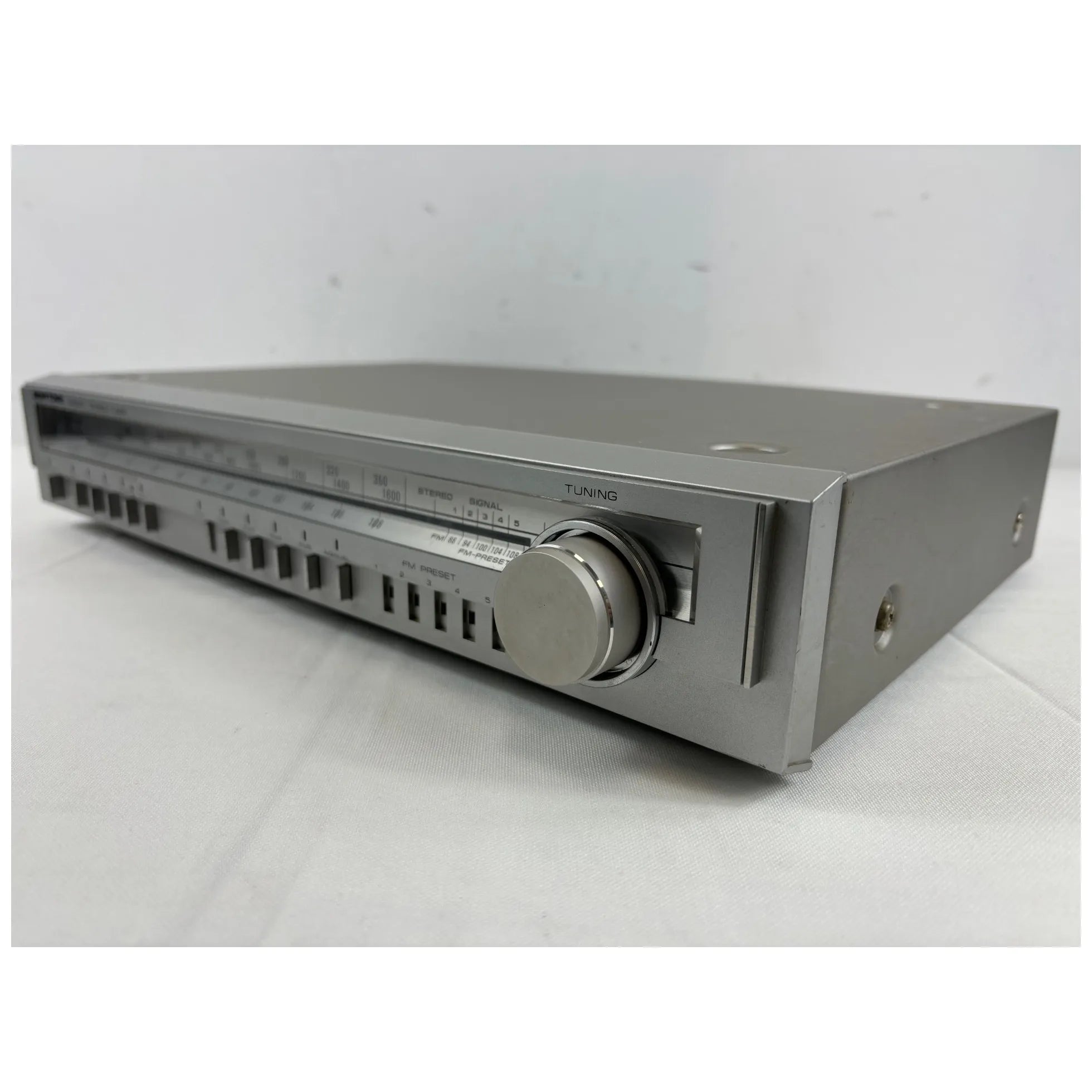 Tuner Benytone M2606T